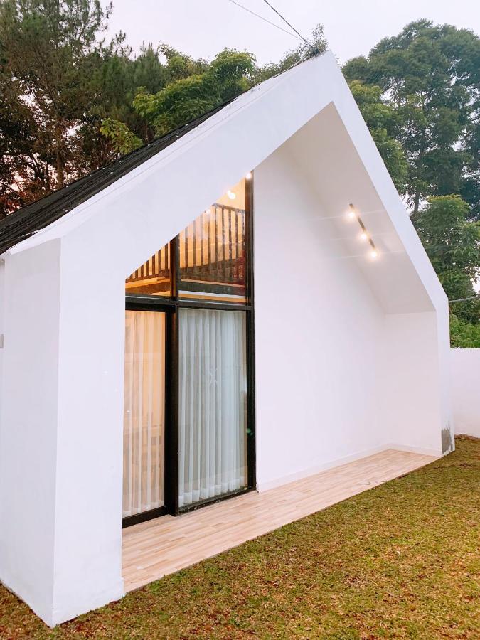Casa De Gaudi Lembang Villa Kültér fotó