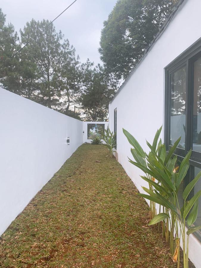 Casa De Gaudi Lembang Villa Kültér fotó